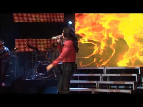BRUNA GARCIA | Man I Feel Like A Woman