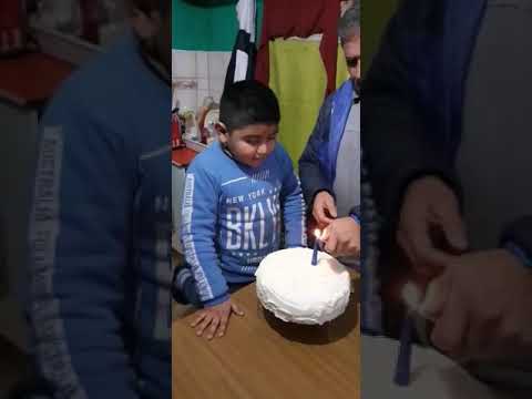 Niño HUMILDE se EMOCIONA al recibir TANTOS REGALOS en su cumpleaños